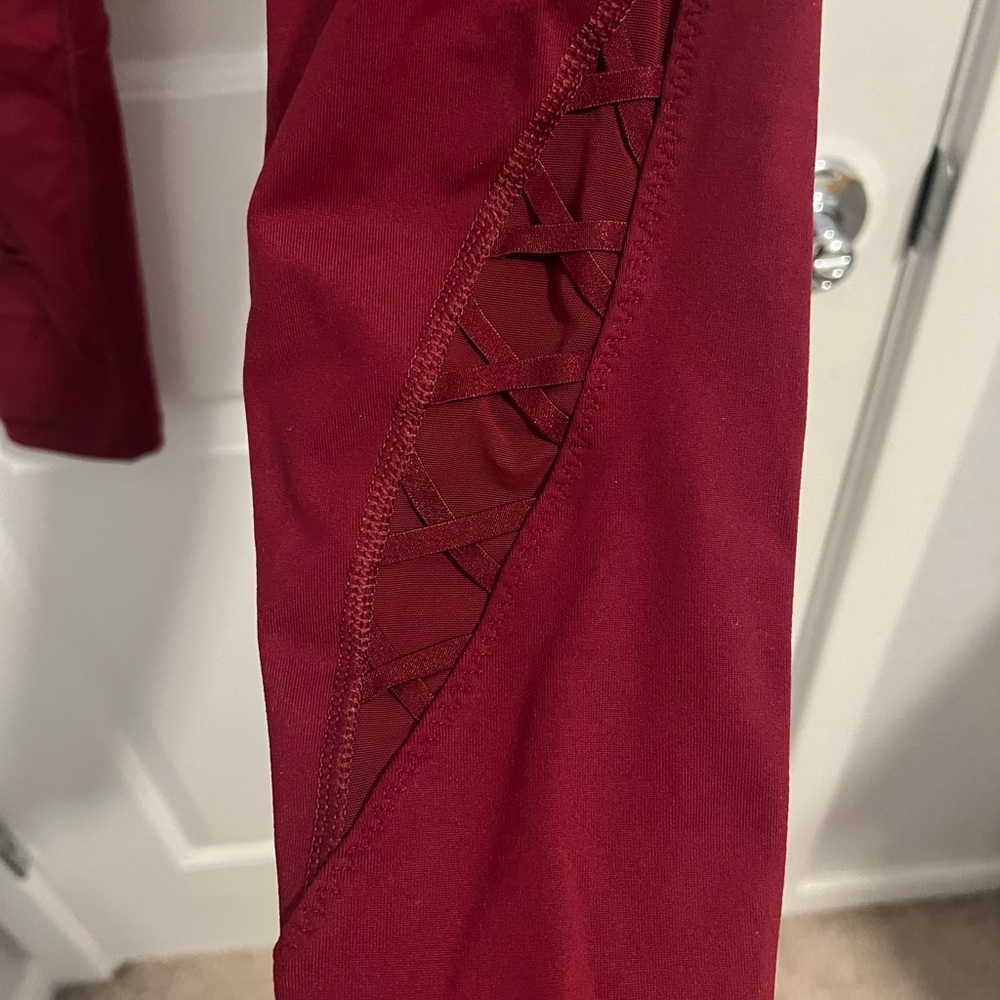 Victoria Secret Red Leggings M - Picture 3 of 5